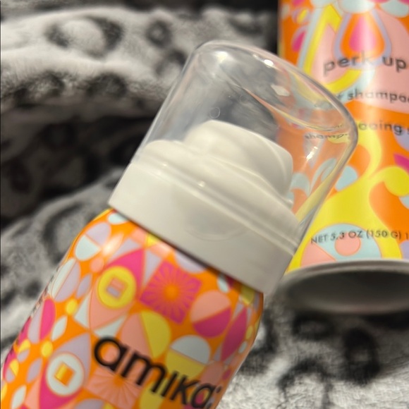 Amika Perk Up Dry Shampoo Set 5.3oz and 1.8oz - Picture 4 of 4